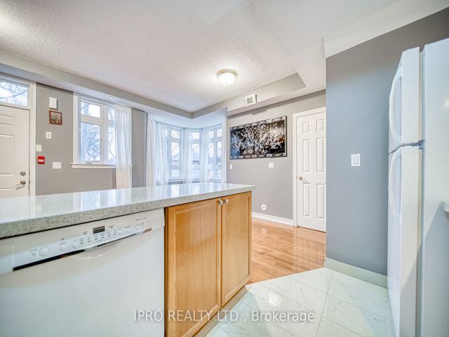 #2 - 1947 Lawrence Ave
