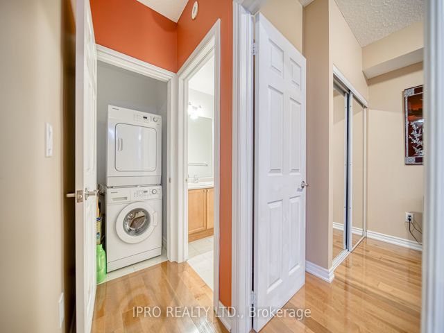 #2 - 1947 Lawrence Ave