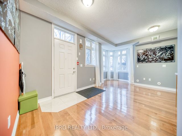 #2 - 1947 Lawrence Ave