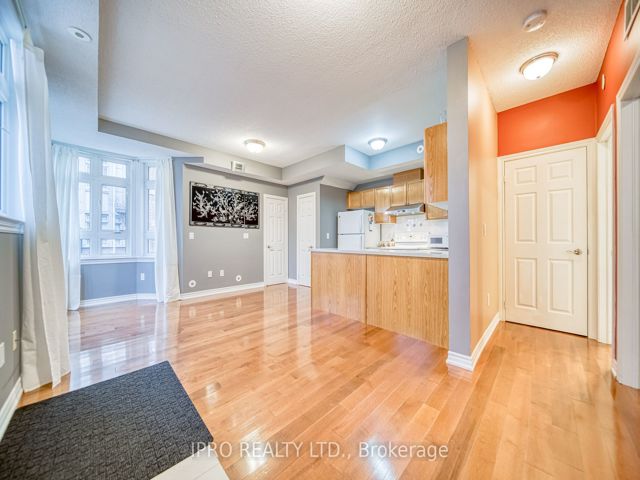 #2 - 1947 Lawrence Ave