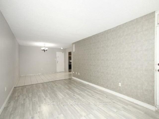 711 - 340 Dixon Rd