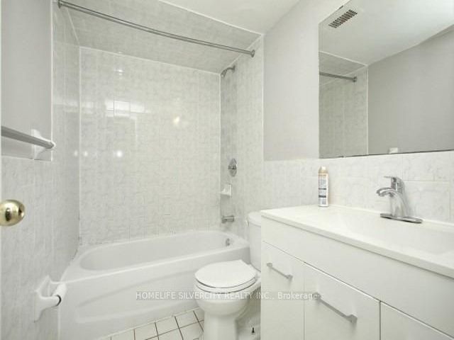 711 - 340 Dixon Rd