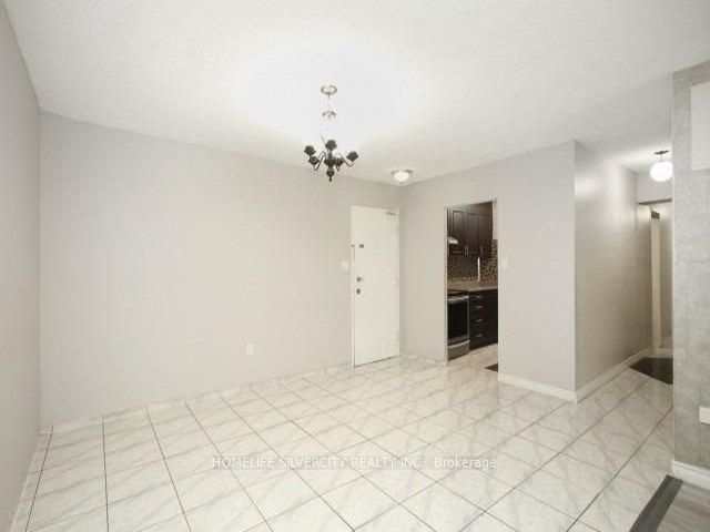 711 - 340 Dixon Rd