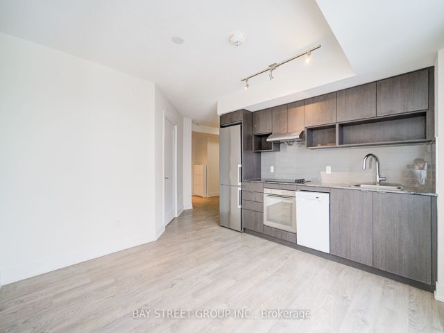 2703 - 7 Mabelle Ave