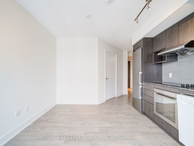 2703 - 7 Mabelle Ave