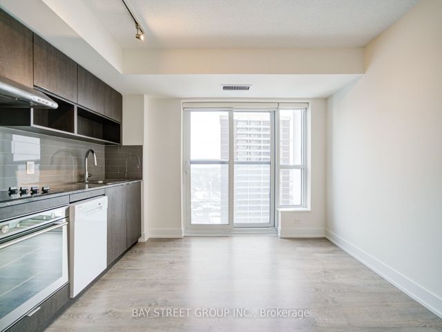 2703 - 7 Mabelle Ave