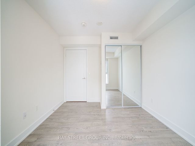 2703 - 7 Mabelle Ave