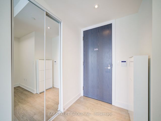 2703 - 7 Mabelle Ave
