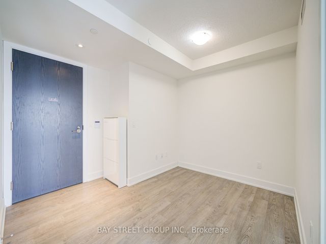 2703 - 7 Mabelle Ave