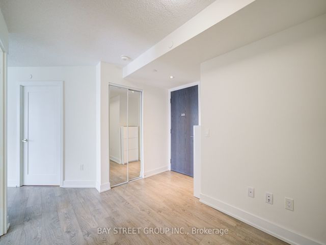 2703 - 7 Mabelle Ave