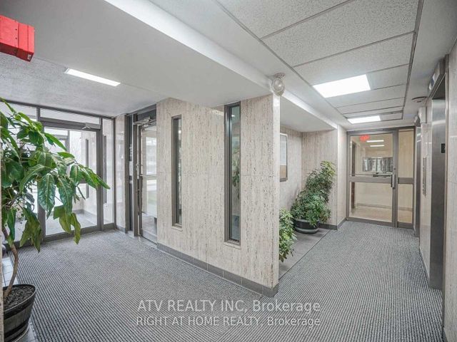 202 - 235 Grandravine Dr