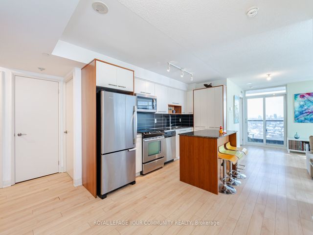 1204 - 5 Valhalla Inn Rd