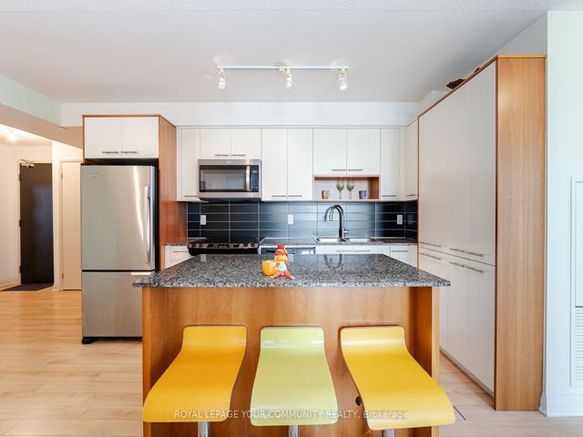1204 - 5 Valhalla Inn Rd