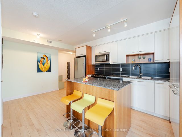 1204 - 5 Valhalla Inn Rd