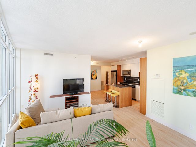 1204 - 5 Valhalla Inn Rd
