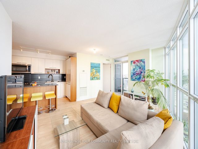 1204 - 5 Valhalla Inn Rd