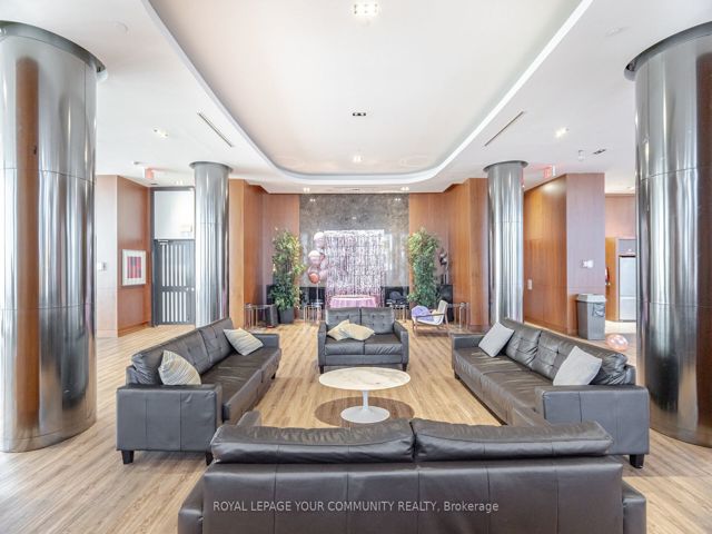 1204 - 5 Valhalla Inn Rd