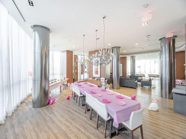 1204 - 5 Valhalla Inn Rd
