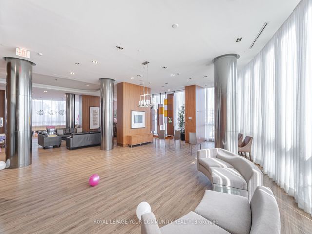 1204 - 5 Valhalla Inn Rd