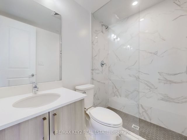 225 - 556 Marlee Ave