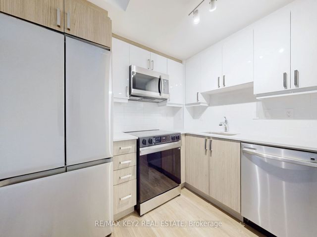 225 - 556 Marlee Ave