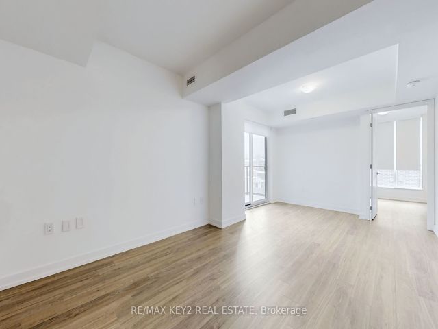 225 - 556 Marlee Ave