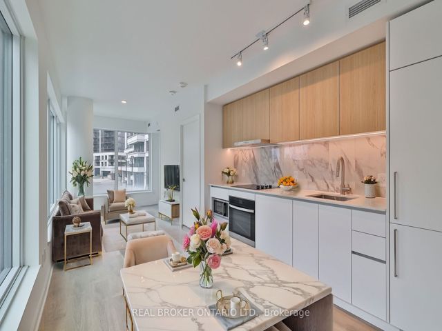 208 - 1100 Sheppard Ave W
