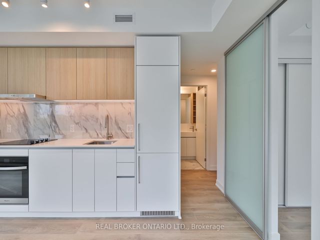 208 - 1100 Sheppard Ave W