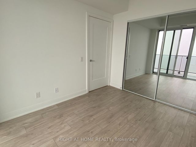 1701 - 70 Annie Craig Dr