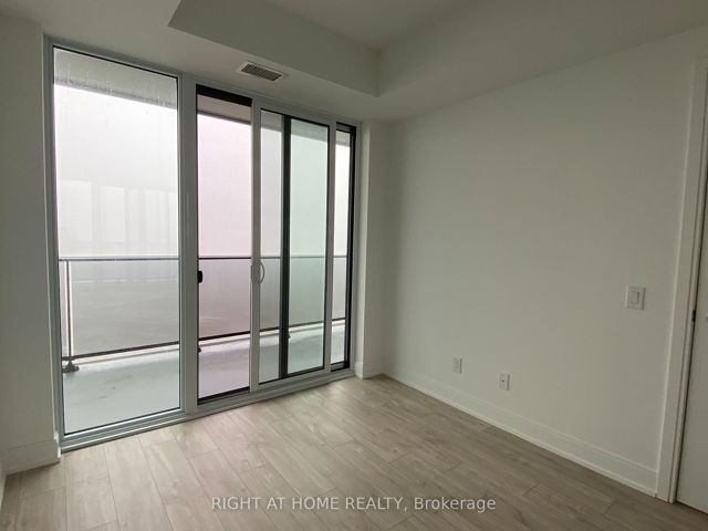 1701 - 70 Annie Craig Dr