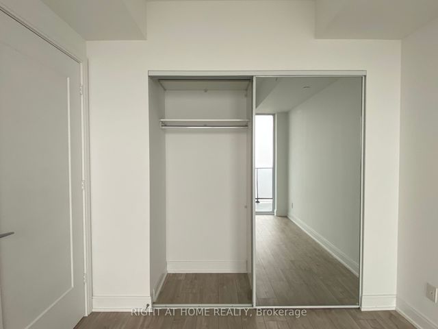 1701 - 70 Annie Craig Dr