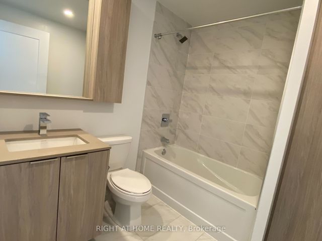 1701 - 70 Annie Craig Dr