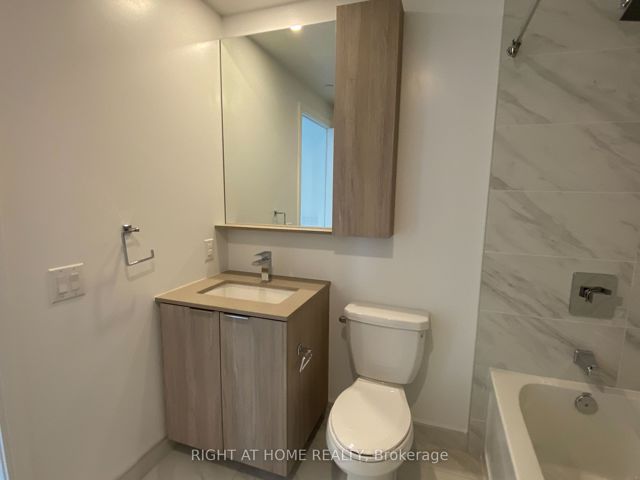 1701 - 70 Annie Craig Dr