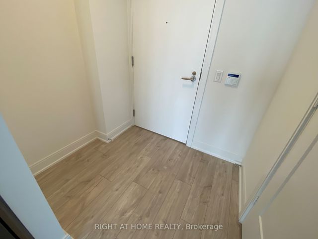 1701 - 70 Annie Craig Dr