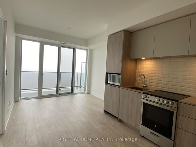 1701 - 70 Annie Craig Dr
