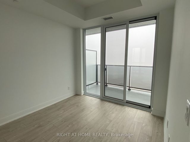 1701 - 70 Annie Craig Dr