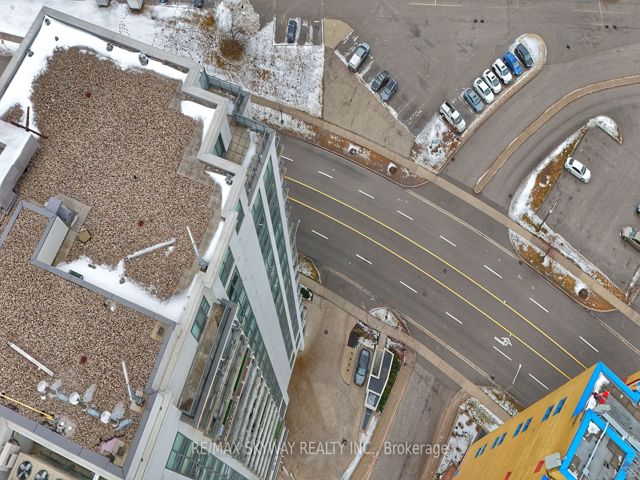 912 - 840 Queens Plate Dr