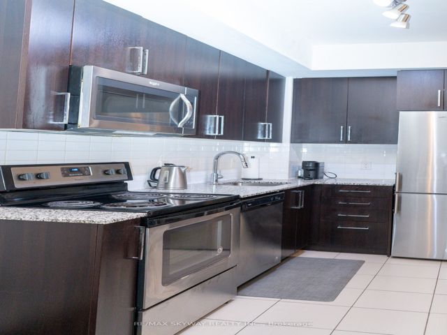 912 - 840 Queens Plate Dr