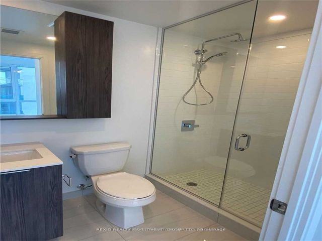 404 - 70 Annie Craig Dr