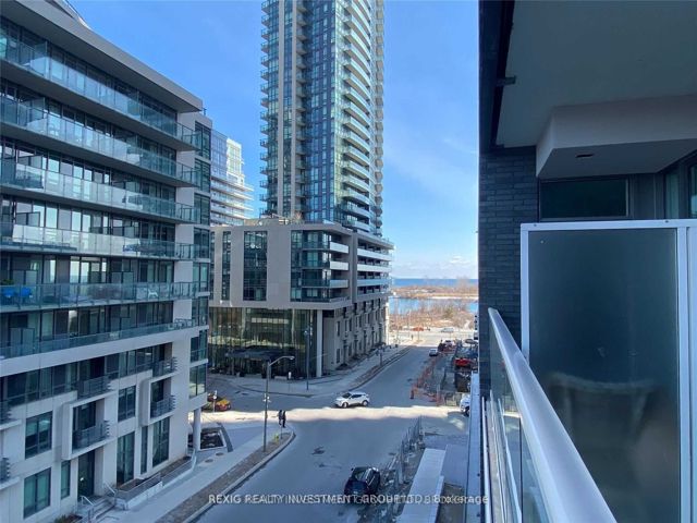 404 - 70 Annie Craig Dr