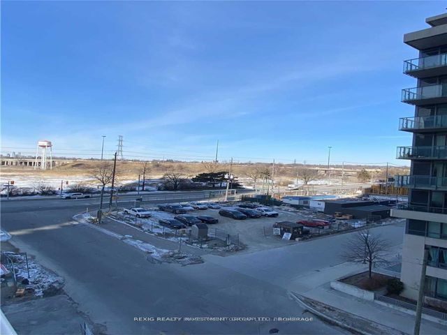 404 - 70 Annie Craig Dr