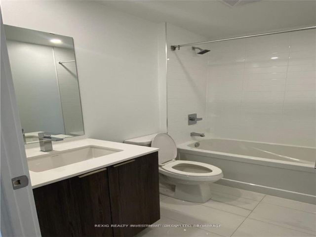 404 - 70 Annie Craig Dr