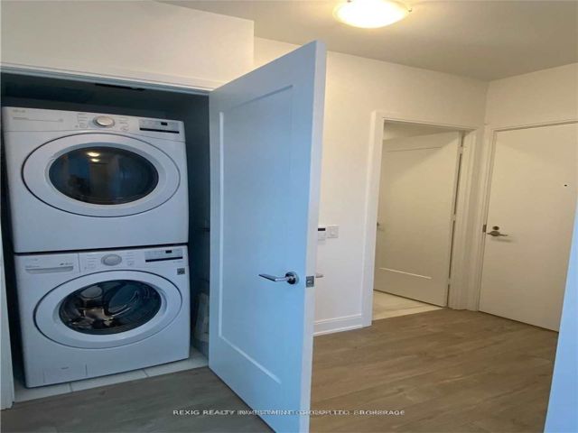 404 - 70 Annie Craig Dr