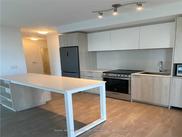 404 - 70 Annie Craig Dr