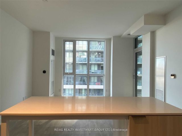 404 - 70 Annie Craig Dr