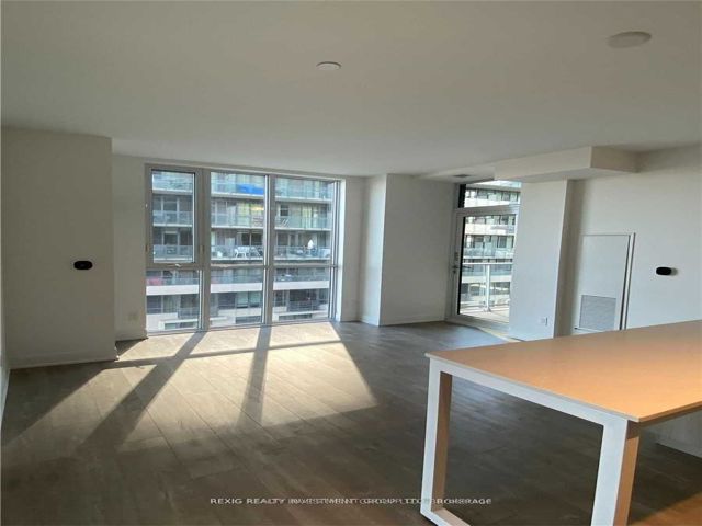 404 - 70 Annie Craig Dr