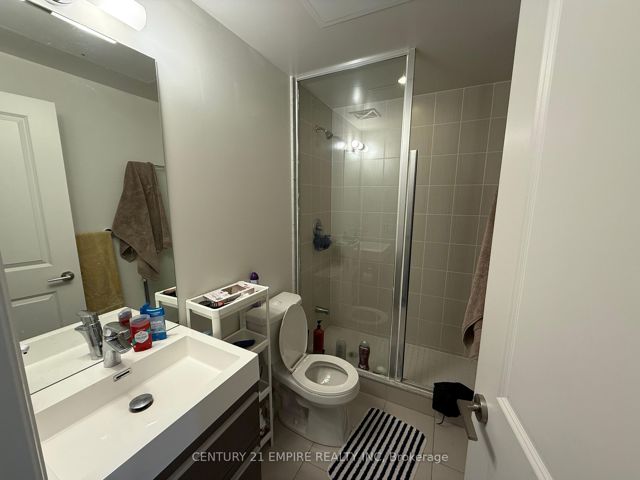 906 - 17 Zorra St