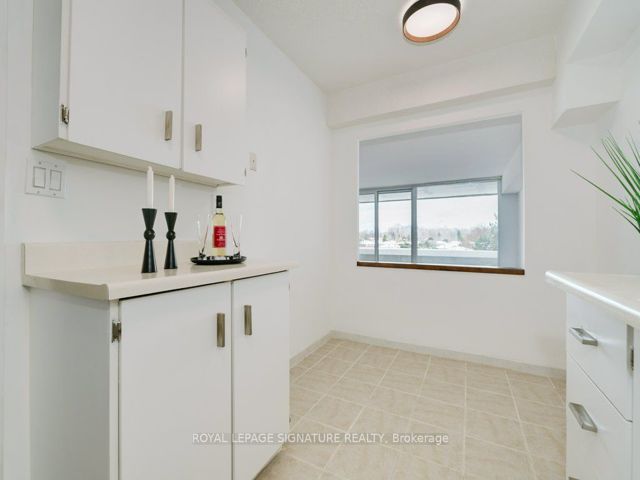 507 - 260 Scarlett Rd