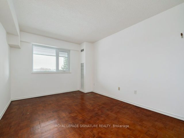 507 - 260 Scarlett Rd