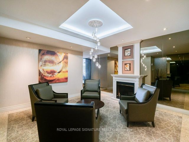 507 - 260 Scarlett Rd